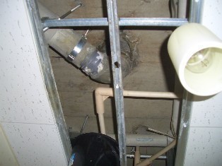 303号室　　　施工中.jpg