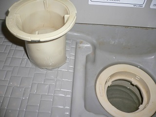 浴室排水口トラップ分解.JPG